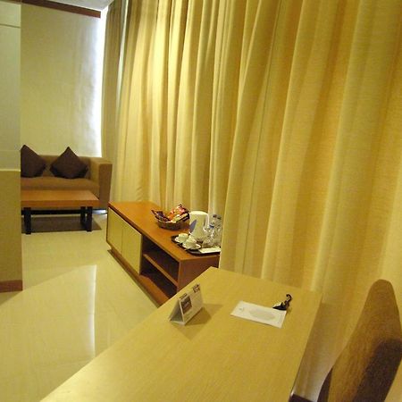 Hotel Delta Sinar Mayang Sidoarjo Δωμάτιο φωτογραφία