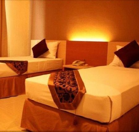 Hotel Delta Sinar Mayang Sidoarjo Εξωτερικό φωτογραφία