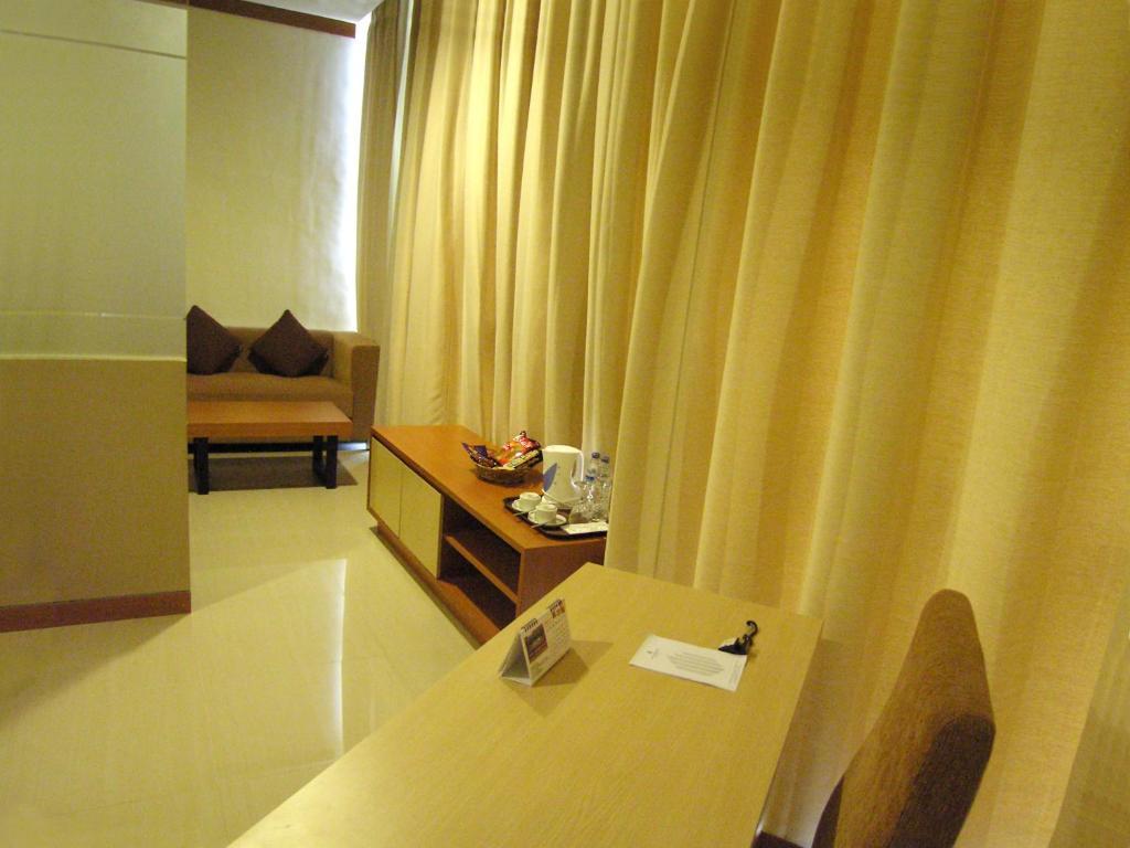 Hotel Delta Sinar Mayang Sidoarjo Δωμάτιο φωτογραφία
