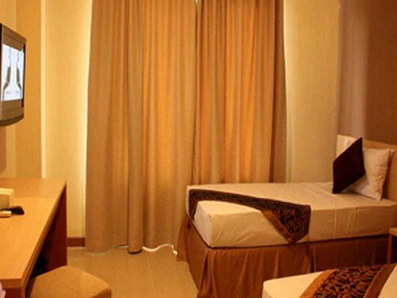 Hotel Delta Sinar Mayang Sidoarjo Εξωτερικό φωτογραφία