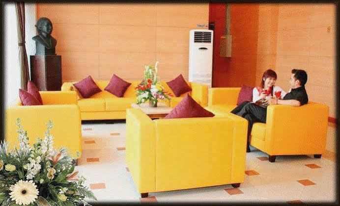 Hotel Delta Sinar Mayang Sidoarjo Εξωτερικό φωτογραφία